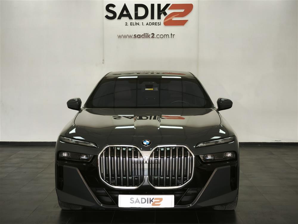 2023 BMW 7.40 D X-DRIVE LONG M EXCELLENCE 299 BG TEATHRE EKRAN-ARKA AKS BAYİİ